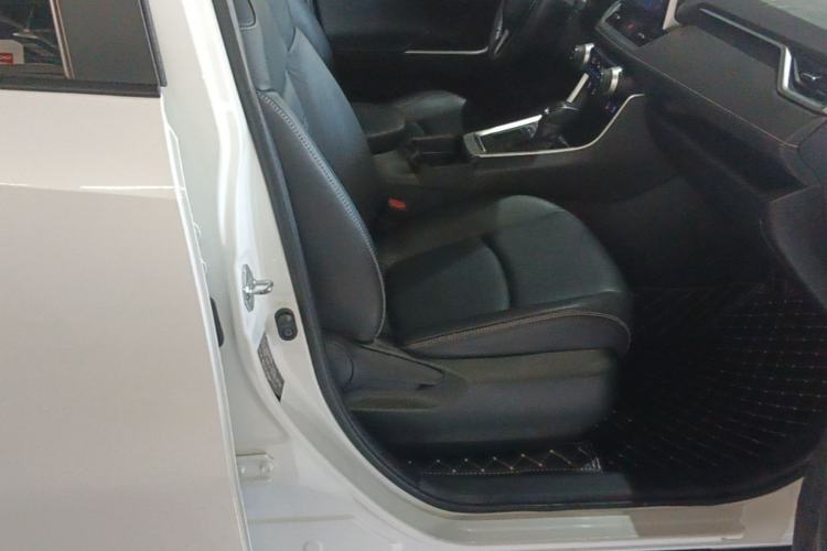 Used Toyota RAV4 2021 2.0L CVT Two-Wheel Drive Fashion PLUS Edition Right Front Seat