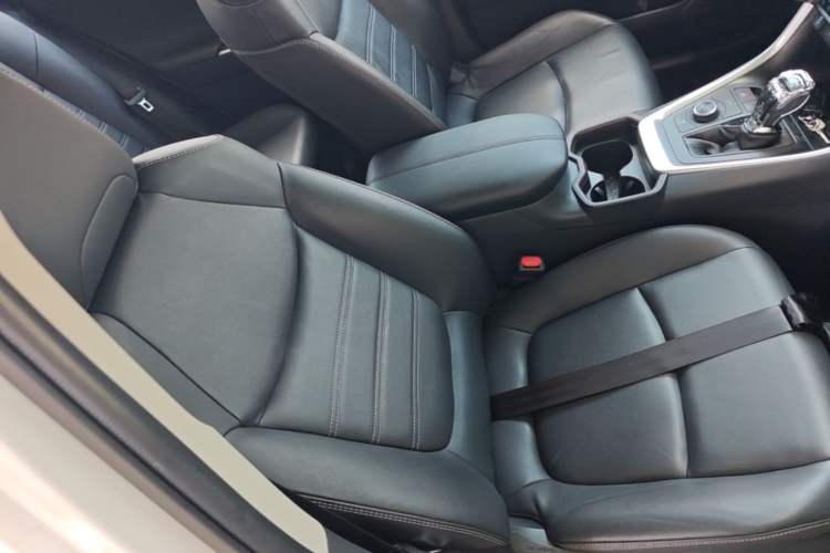 Used Toyota RAV4 2021 Dual-Engine 2.5L E-CVT Four-Wheel Drive Elite PLUS Edition Right Front Seat