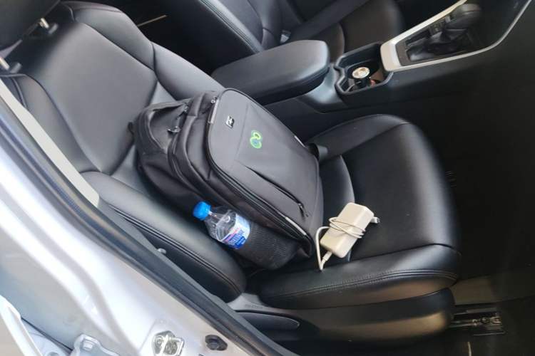 Used Toyota RAV4 2021 2.0L CVT Two-Wheel Drive Fashion Edition Right Front Seat