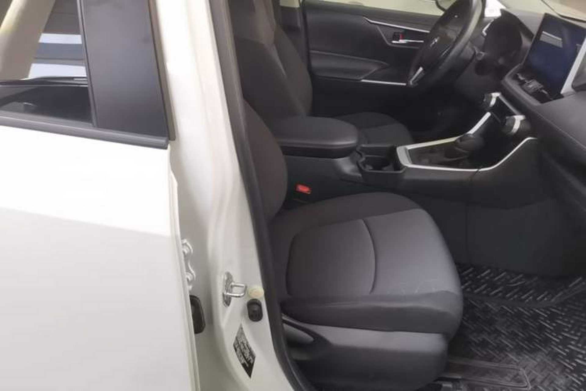 Used Toyota RAV4 2021 2.0L CVT 4x4 Trend Edition Right Front Seat