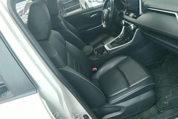 Used Toyota RAV4 2021 2.0L CVT Two-Wheel Drive Fashion PLUS Edition Right Front Seat