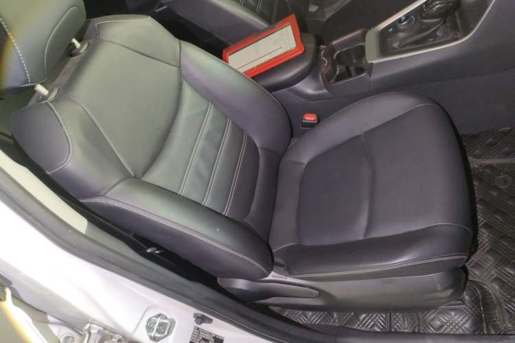 Used Toyota RAV4 2021 Dual-Engine 2.5L E-CVT Four-Wheel Drive Elite PLUS Edition Right Front Seat