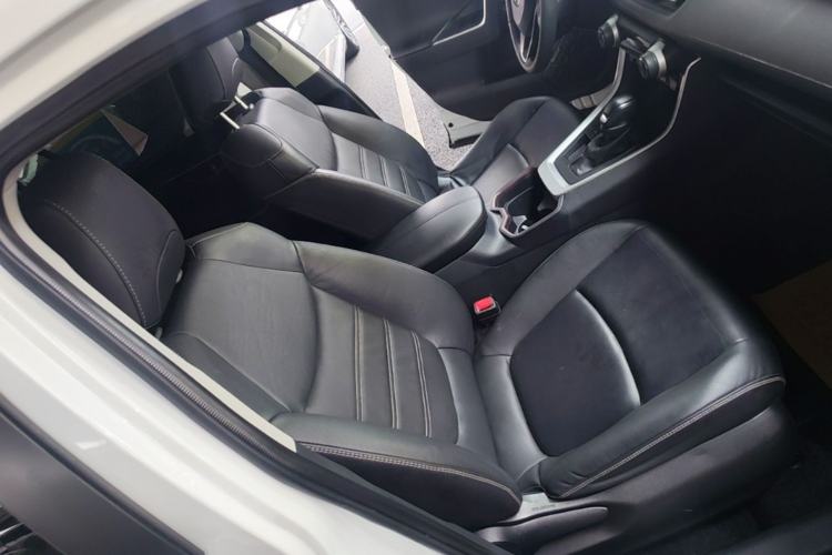 Used Toyota RAV4 2021 2.0L CVT Two-Wheel Drive Fashion PLUS Edition Right Front Seat