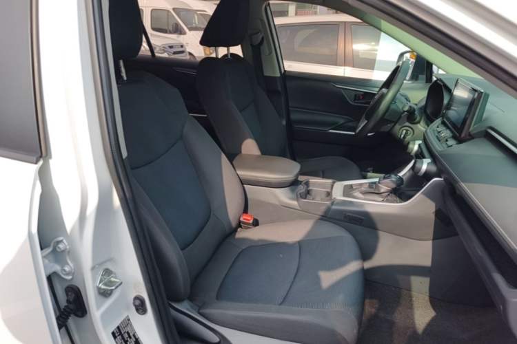 Used Toyota RAV4 2021 2.0L CVT Two-Wheel Drive Urban Edition Right Front Seat
