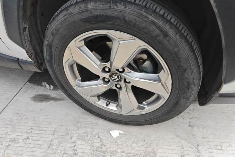 Used Toyota RAV4 2021 2.0L CVT Two-Wheel Drive Fashion Edition Right Front Wheel Hub