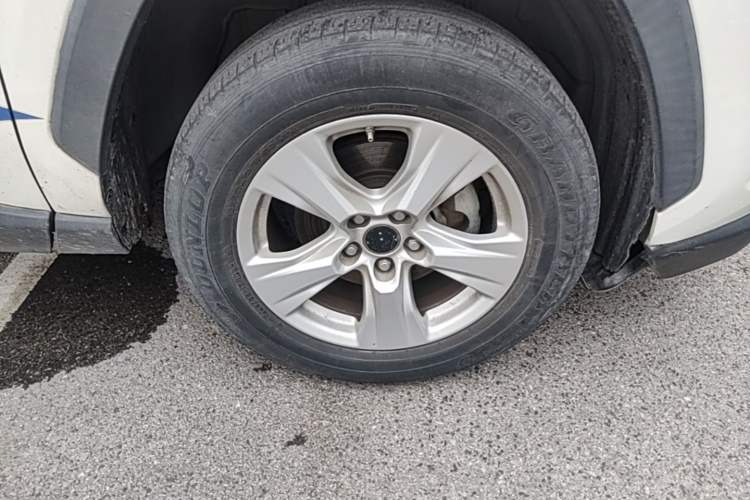 Used Toyota RAV4 2021 2.0L CVT Two-Wheel Drive Urban Edition Right Front Wheel Hub