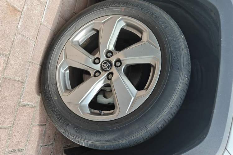Used Toyota RAV4 2021 2.0L CVT Two-Wheel Drive Fashion PLUS Edition Right Front Wheel Hub