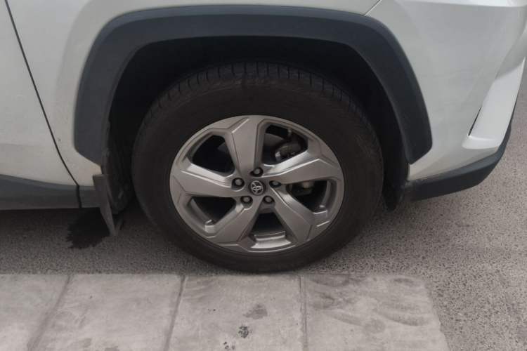 Used Toyota RAV4 2021 2.0L CVT Two-Wheel Drive Fashion Edition Right Front Wheel Hub