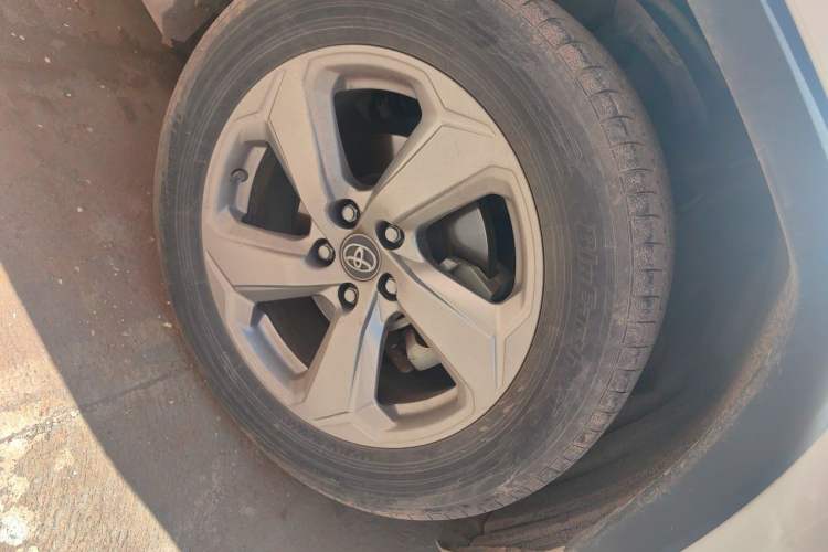 Used Toyota RAV4 2021 2.0L CVT Two-Wheel Drive Fashion Edition Right Front Wheel Hub