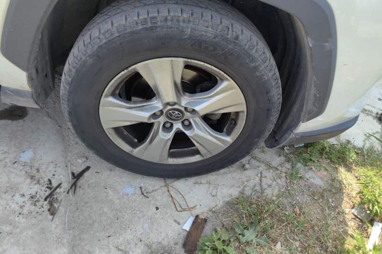 Used Toyota RAV4 2021 2.0L CVT Two-Wheel Drive Urban Edition Right Front Wheel Hub