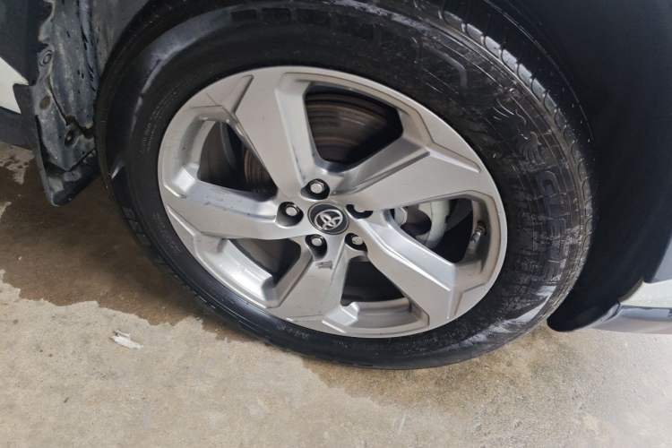 Used Toyota RAV4 2021 Dual-Engine 2.5L E-CVT Two-Wheel Drive Elite Edition Right Front Wheel Hub