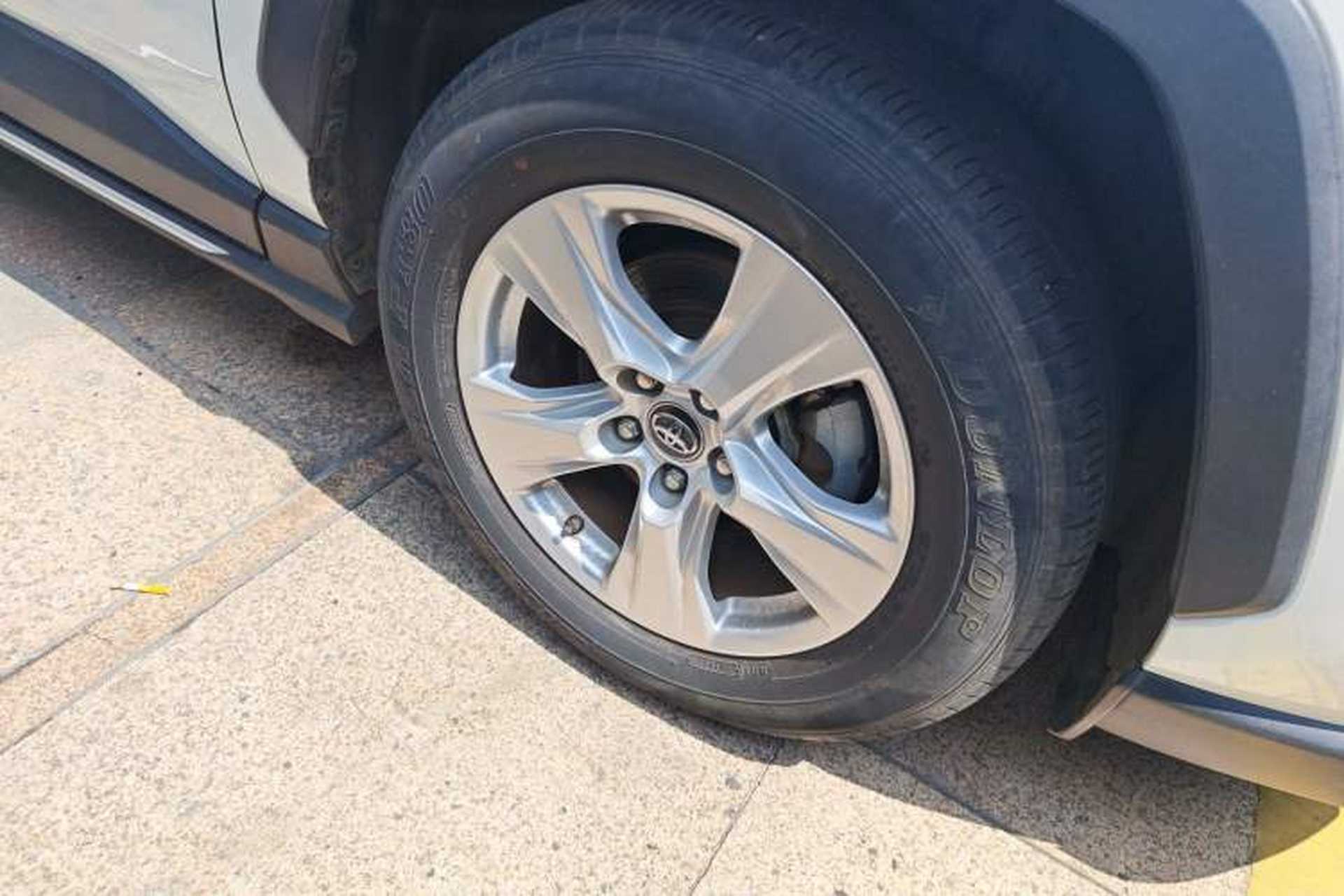 Used Toyota RAV4 2021 2.0L CVT Two-Wheel Drive Urban Edition Right Front Wheel Hub