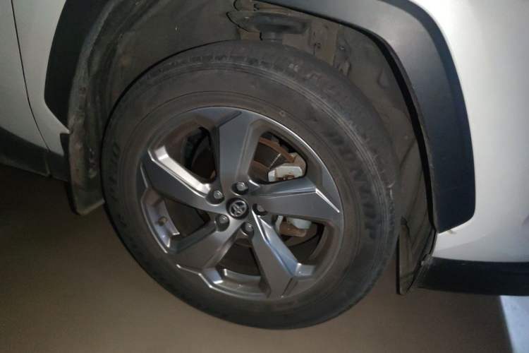 Used Toyota RAV4 2021 2.0L CVT Two-Wheel Drive Fashion PLUS Edition Right Front Wheel Hub