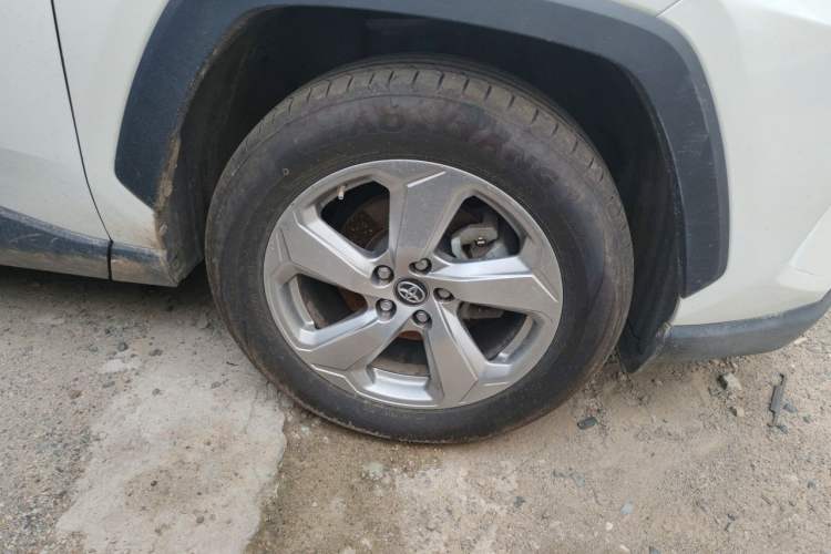 Used Toyota RAV4 2021 2.0L CVT Two-Wheel Drive Fashion PLUS Edition Right Front Wheel Hub