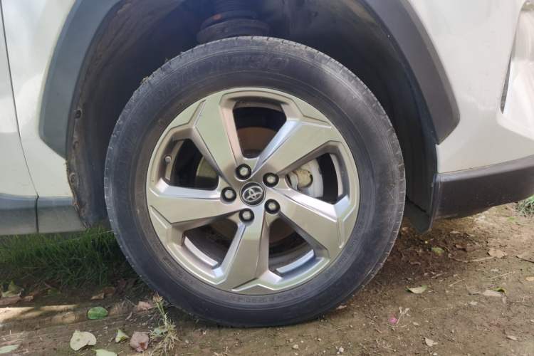 Used Toyota RAV4 2021 2.0L CVT Two-Wheel Drive Fashion PLUS Edition Right Front Wheel Hub