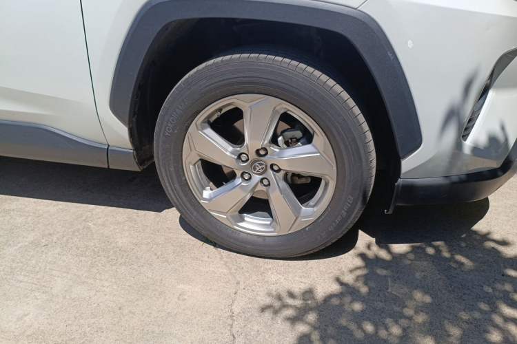 Used Toyota RAV4 2021 2.0L CVT Two-Wheel Drive Fashion Edition Right Front Wheel Hub
