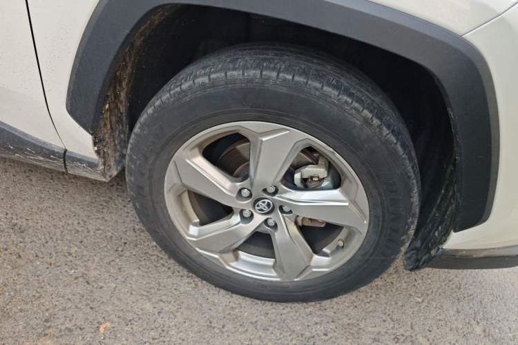 Used Toyota RAV4 2021 2.0L CVT Two-Wheel Drive Fashion Edition Right Front Wheel Hub