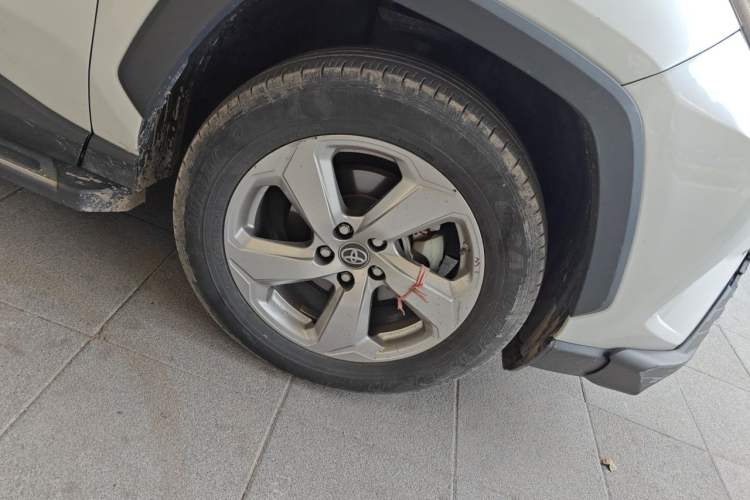 Used Toyota RAV4 2021 2.0L CVT Two-Wheel Drive Fashion PLUS Edition Right Front Wheel Hub
