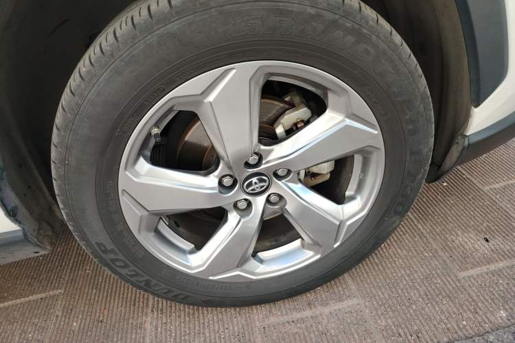 Used Toyota RAV4 2021 2.0L CVT Two-Wheel Drive Fashion PLUS Edition Right Front Wheel Hub