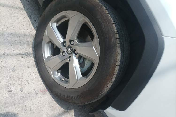 Used Toyota RAV4 2021 Dual-Engine 2.5L E-CVT Two-Wheel Drive Elite Edition Right Front Wheel Hub