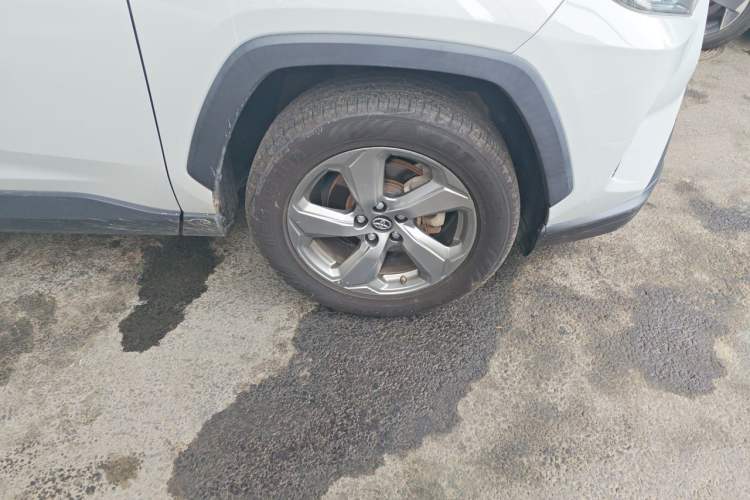 Used Toyota RAV4 2021 2.0L CVT Two-Wheel Drive Fashion Edition Right Front Wheel Hub