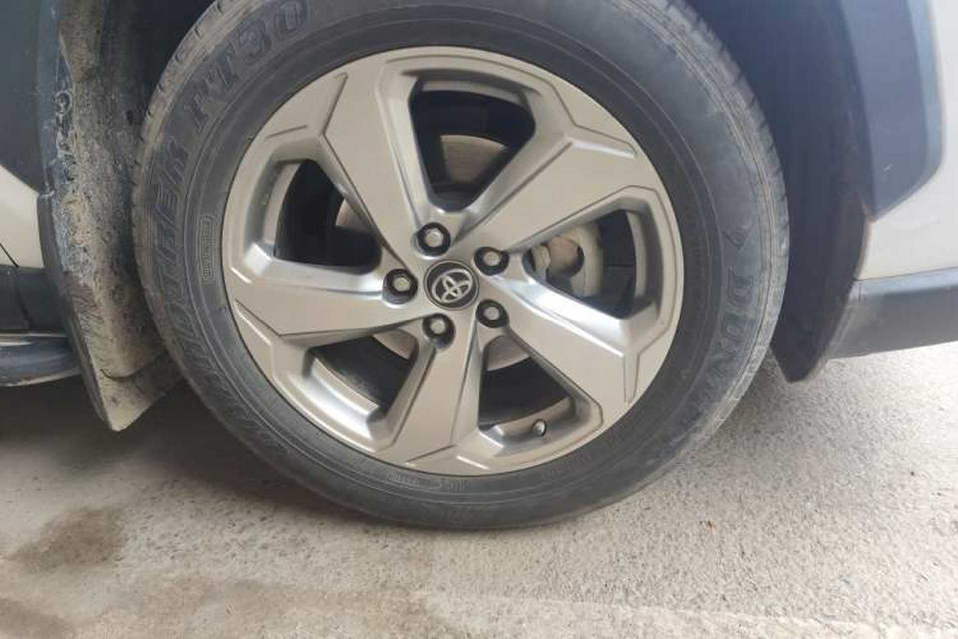 Used Toyota RAV4 2021 2.0L CVT 4x4 Style PLUS Edition Right Front Wheel Hub