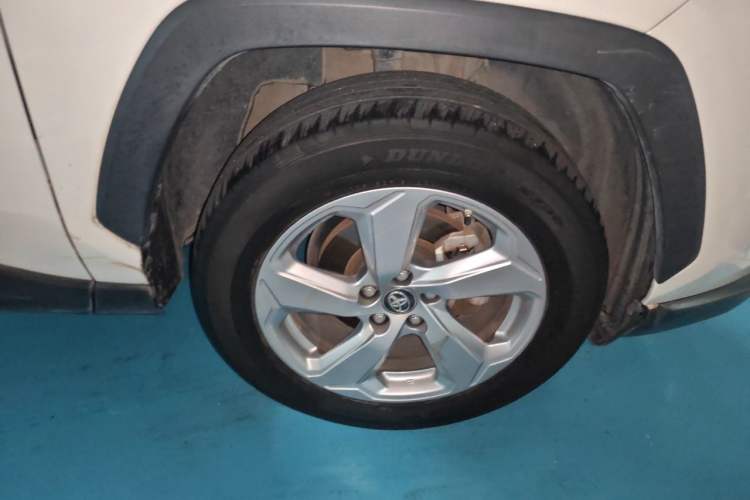 Used Toyota RAV4 2021 2.0L CVT Two-Wheel Drive Fashion PLUS Edition Right Front Wheel Hub