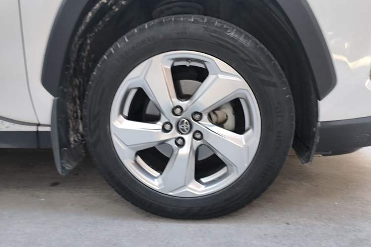Used Toyota RAV4 2021 2.0L CVT Two-Wheel Drive Fashion PLUS Edition Right Front Wheel Hub