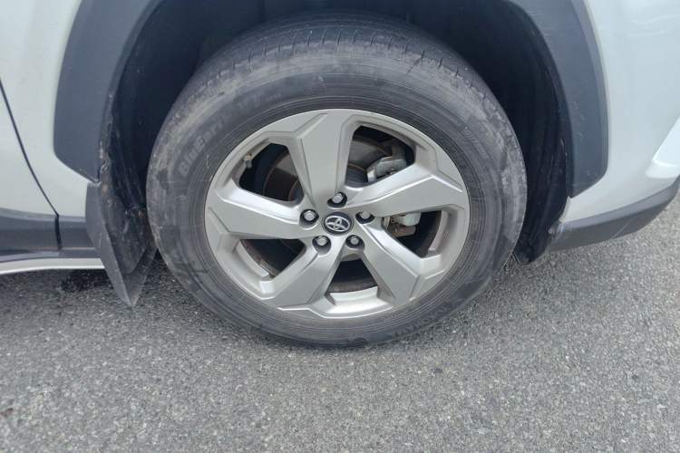 Used Toyota RAV4 2021 2.0L CVT Two-Wheel Drive Fashion PLUS Edition Right Front Wheel Hub