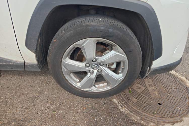 Used Toyota RAV4 2021 2.0L CVT Two-Wheel Drive Fashion Edition Right Front Wheel Hub