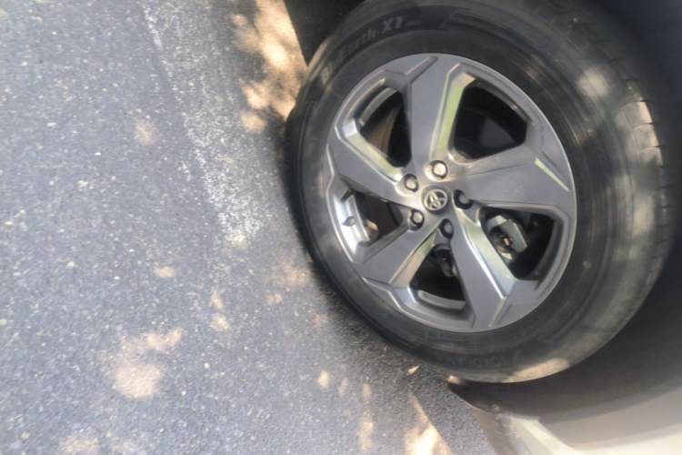 Used Toyota RAV4 2021 2.0L CVT Two-Wheel Drive Fashion PLUS Edition Right Front Wheel Hub