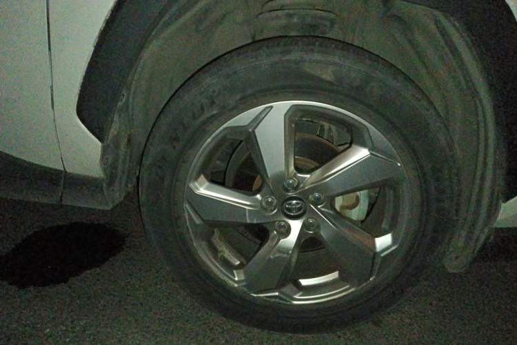 Used Toyota RAV4 2021 2.0L CVT Two-Wheel Drive Fashion Edition Right Front Wheel Hub