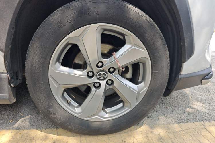 Used Toyota RAV4 2021 2.0L CVT Two-Wheel Drive Fashion PLUS Edition Right Front Wheel Hub