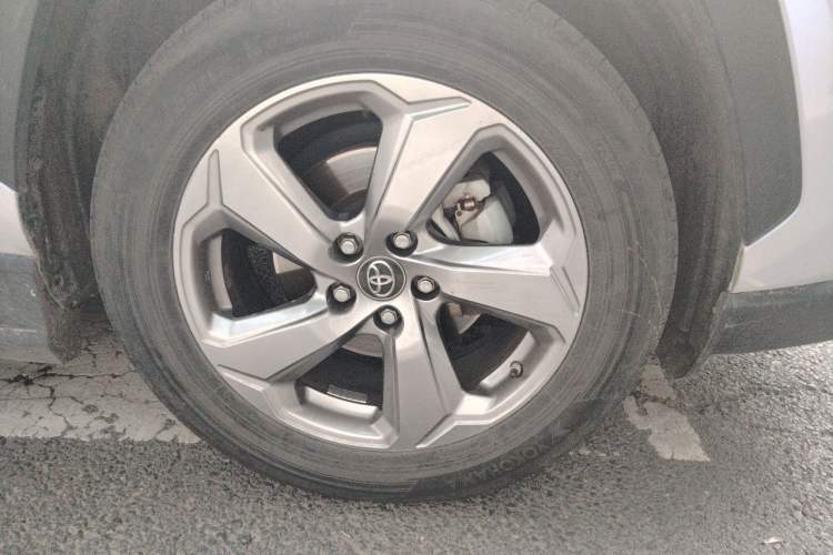 Used Toyota RAV4 2021 2.0L CVT Two-Wheel Drive Fashion PLUS Edition Right Front Wheel Hub