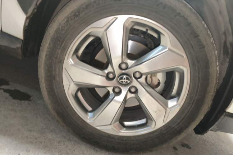 Used Toyota RAV4 2021 2.0L CVT Two-Wheel Drive Fashion PLUS Edition Right Front Wheel Hub