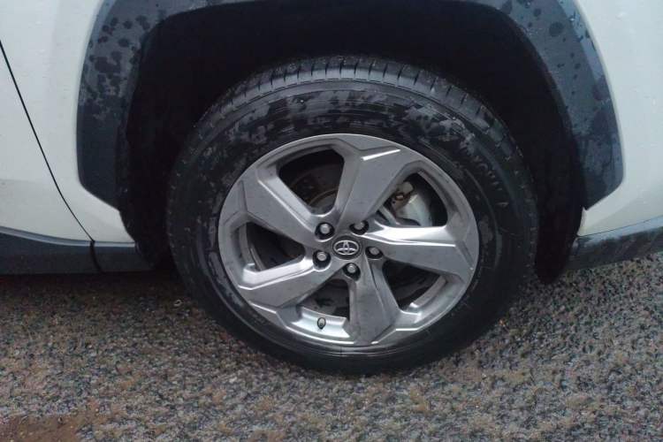 Used Toyota RAV4 2021 2.0L CVT Two-Wheel Drive Fashion PLUS Edition Right Front Wheel Hub