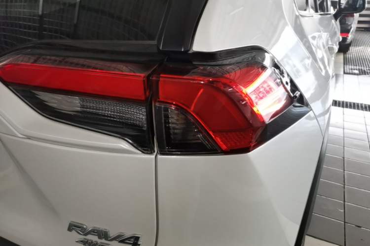 Used Toyota RAV4 2021 2.0L CVT 4x4 Trend Edition Right Rear Taillight