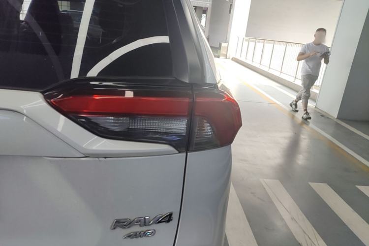 Used Toyota RAV4 2021 2.0L CVT 4x4 Trend Edition Right Rear Taillight
