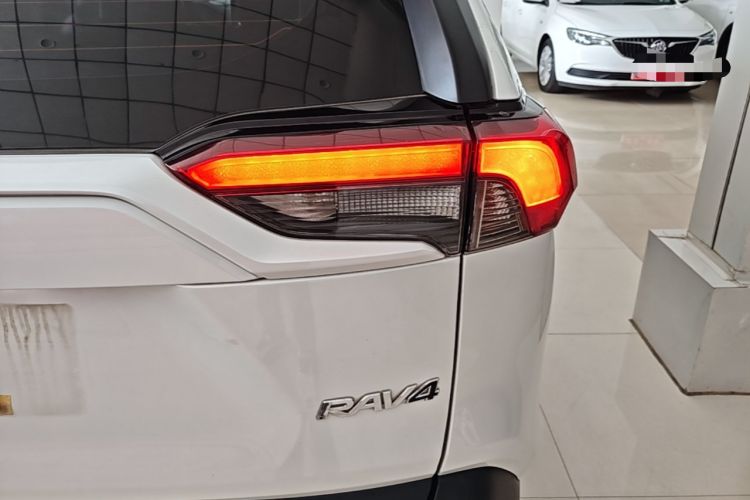 Used Toyota RAV4 2021 2.0L CVT Two-Wheel Drive Urban Edition Right Rear Taillight