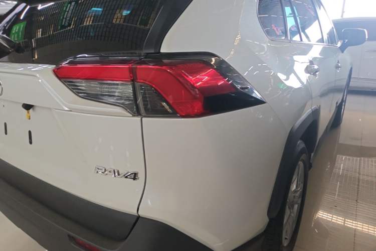 Used Toyota RAV4 2021 2.0L CVT Two-Wheel Drive Urban Edition Right Rear Taillight