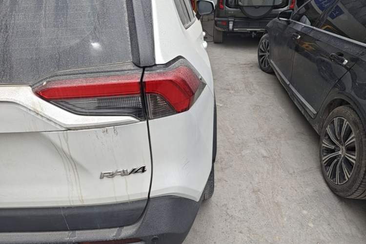 Used Toyota RAV4 2021 2.0L CVT Two-Wheel Drive Fashion PLUS Edition Right Rear Taillight