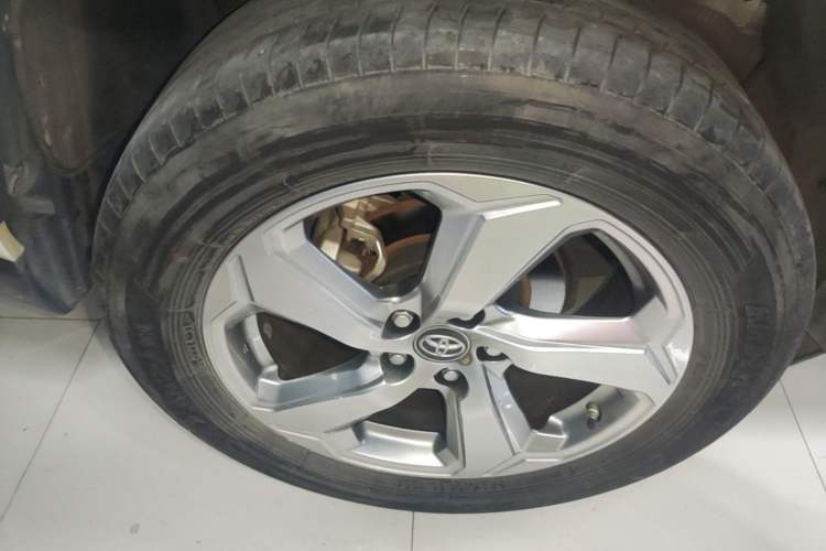Used Toyota RAV4 2021 2.0L CVT Two-Wheel Drive Fashion PLUS Edition Right Rear Wheel Hub