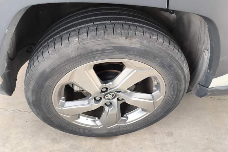 Used Toyota RAV4 2021 2.0L CVT Two-Wheel Drive Fashion PLUS Edition Right Rear Wheel Hub
