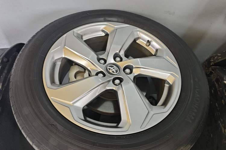 Used Toyota RAV4 2021 2.0L CVT Two-Wheel Drive Fashion PLUS Edition Right Rear Wheel Hub