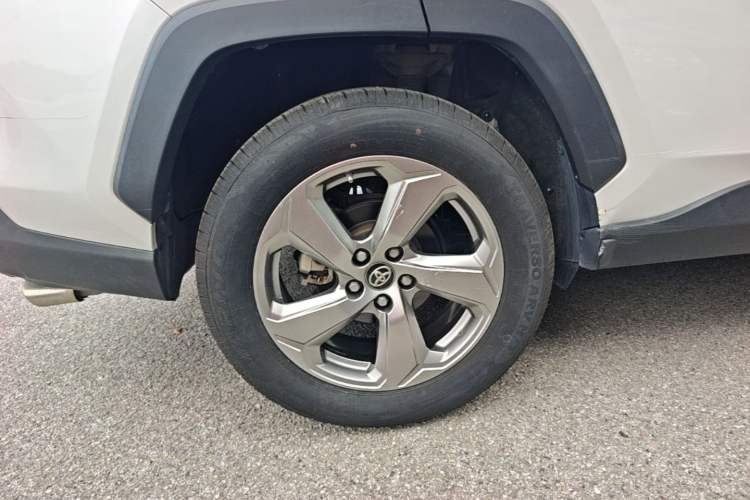 Used Toyota RAV4 2021 2.0L CVT Two-Wheel Drive Fashion Edition Right Rear Wheel Hub