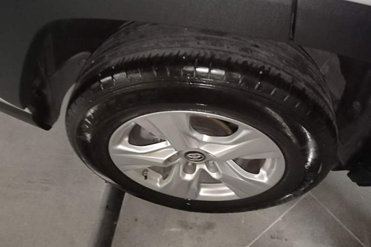 Used Toyota RAV4 2021 2.0L CVT Two-Wheel Drive Urban Edition Right Rear Wheel Hub