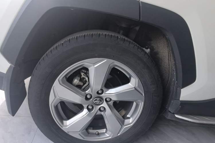 Used Toyota RAV4 2021 2.0L CVT Two-Wheel Drive Fashion PLUS Edition Right Rear Wheel Hub
