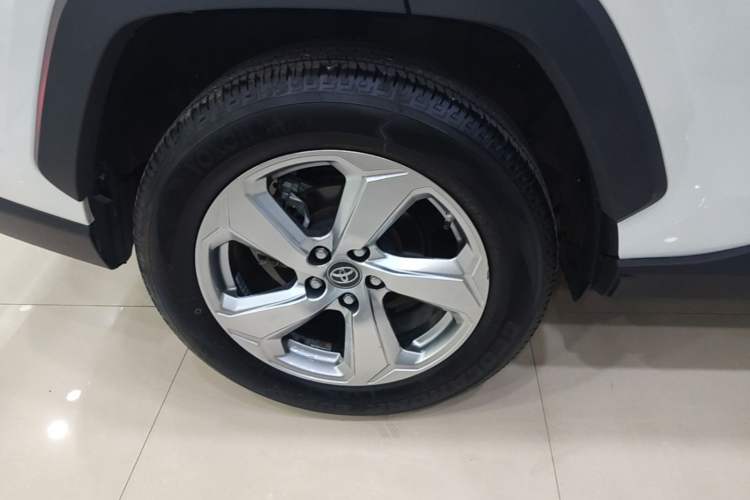 Used Toyota RAV4 2021 2.0L CVT Two-Wheel Drive Fashion PLUS Edition Right Rear Wheel Hub