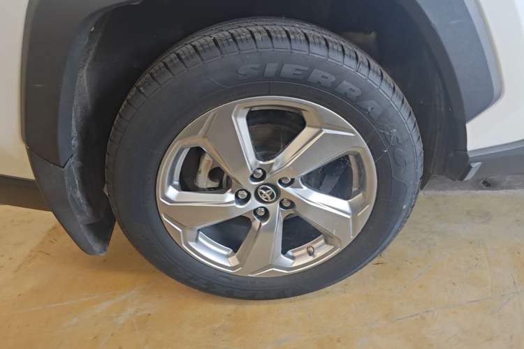Used Toyota RAV4 2021 2.0L CVT Two-Wheel Drive Fashion PLUS Edition Right Rear Wheel Hub