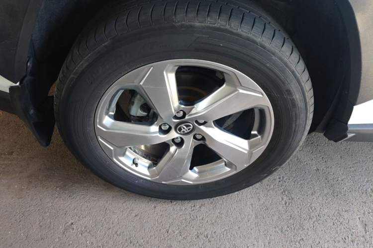 Used Toyota RAV4 2021 2.0L CVT Two-Wheel Drive Fashion Edition Right Rear Wheel Hub